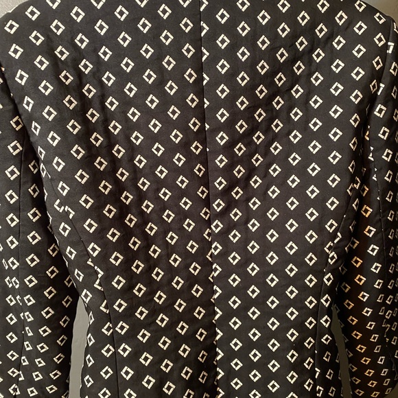 VINCE CAMUTO Black and White Diamond Print Blazer - Picture 5 of 16